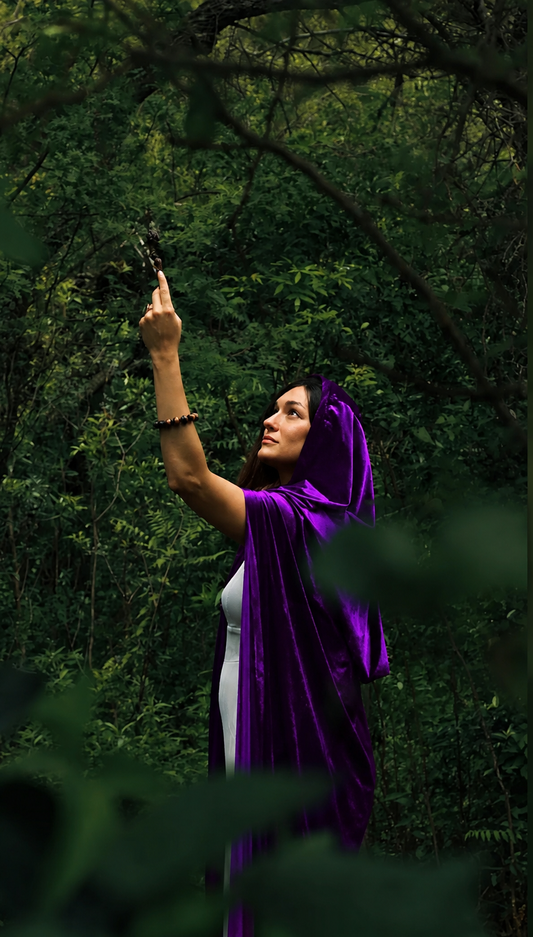 Capa con Capucha Saint Germain - Llama Violeta de la Transmutación